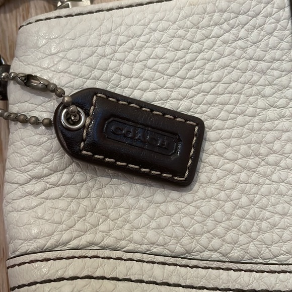 Coach pebbled leather wristlet purse - Picture 2 of 2